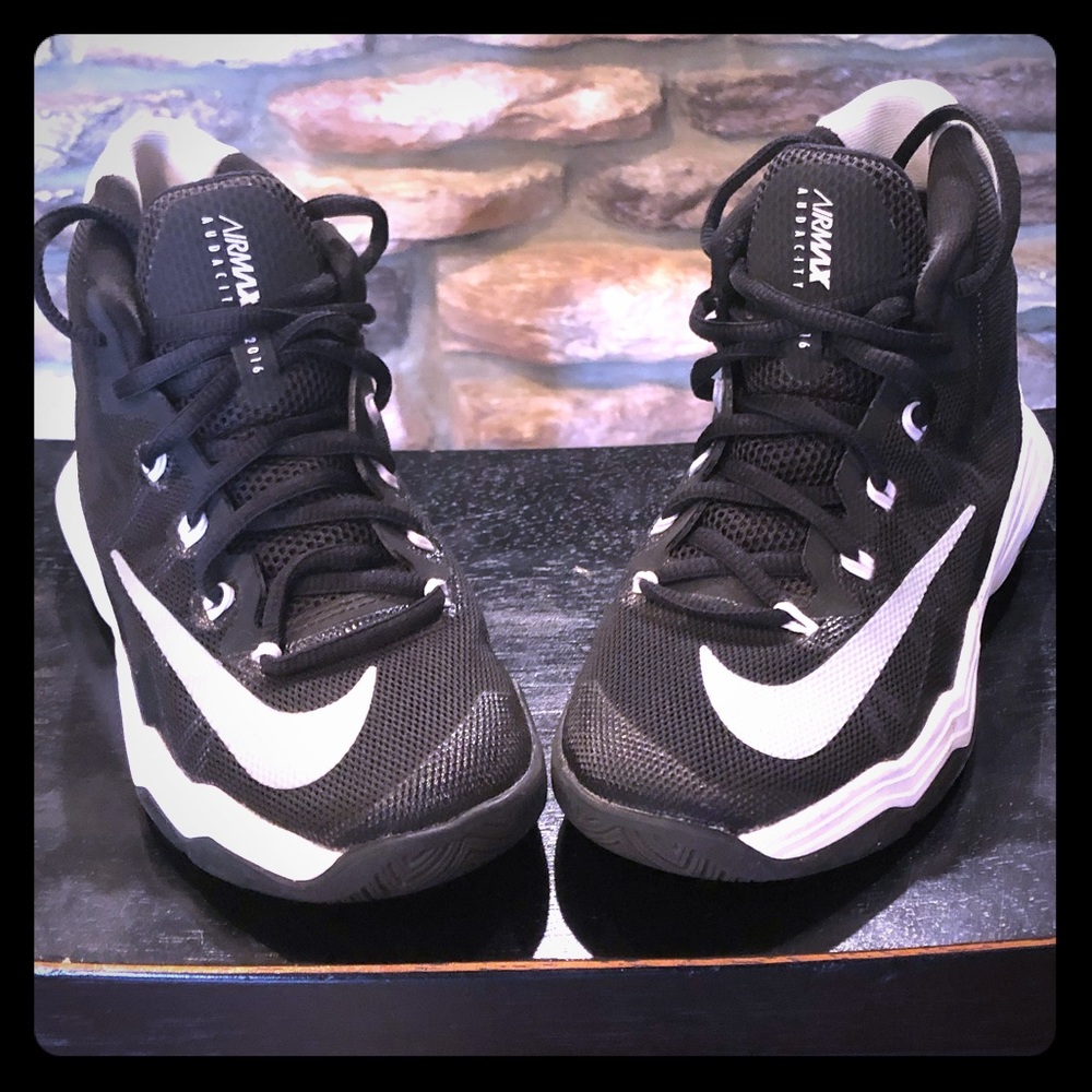Child Nike AirMax basketball shoes size 12